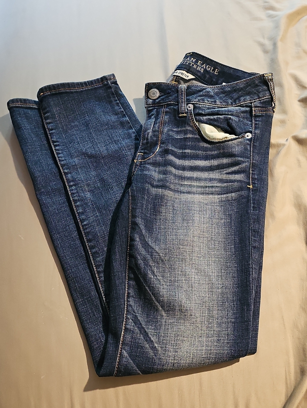 American Eagle Women's Straight Leg Jeans - Dark Blue Size 6 Very Good Conditon